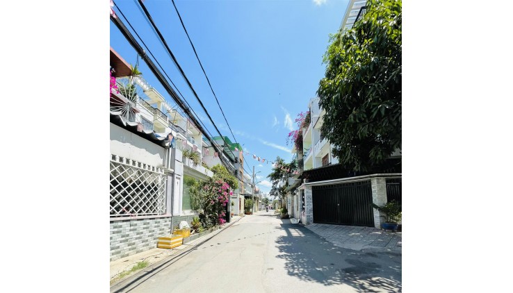 Bán nhà HXH gần chợ Cây Xoài , 4x13m, 52m2 , 3 tầng , không QH